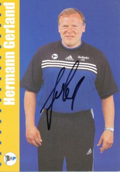 Hermann Gerland  1999/2000   Arminia Bielefeld  Fußball Autogrammkarte original signiert 
