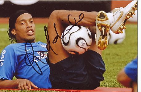 Ronaldinho  Brasilien Weltmeister WM 2002  Fußball Autogramm Foto original signiert 