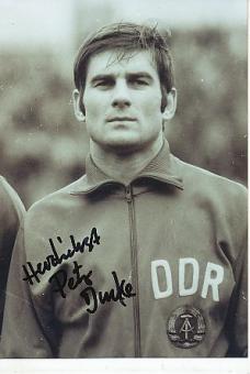 Peter Ducke   DDR  WM 1974  Fußball Autogramm  Foto original signiert 