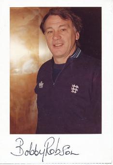 Bobby Robson † 2009 England   Fußball Autogramm Karte  original signiert 