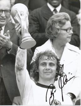 Bernd Hölzenbein  DFB Weltmeister WM 1974  Fußball Autogramm 21 x 17 cm Foto original signiert 